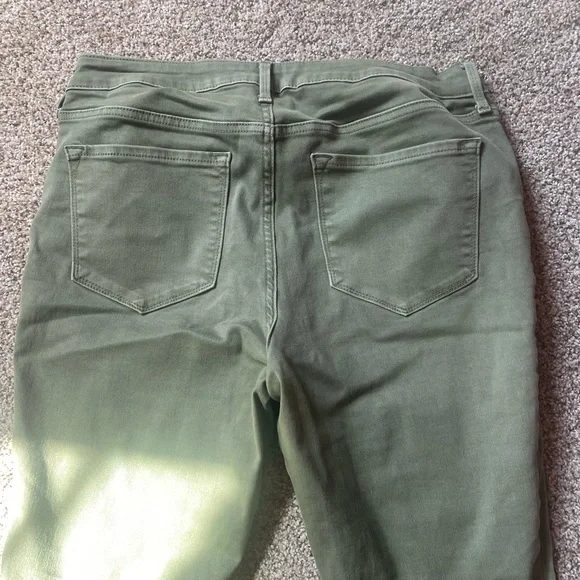 OLD NAVY JEANS - Picture 3 of 5